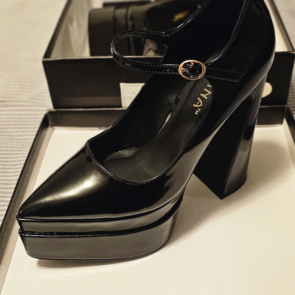 Pointed Toe Platform Mary Jane Heels